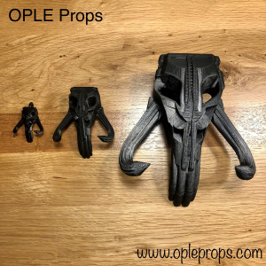 OPLE Props Mythosaurier Schädel Mandalorianer Mando child kette kind wandschmuck
